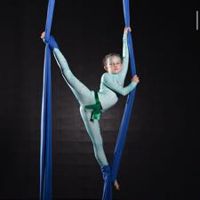 Полина_с_полотнами
