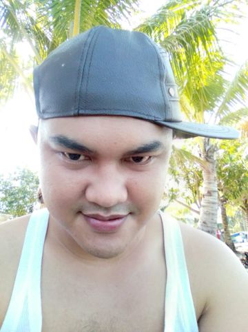 Aku berbeda vocal donat maniz-cover