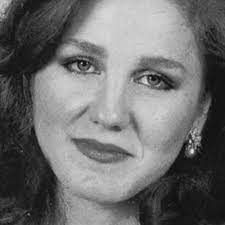 انا الي بحلم كل ليله بيك