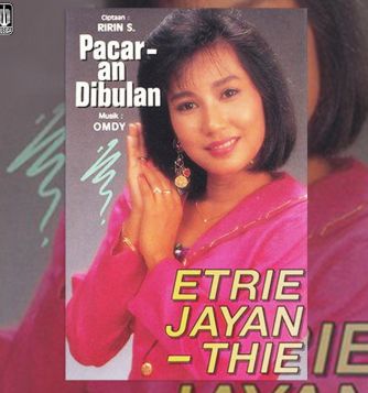 Pacaran Di Bulan