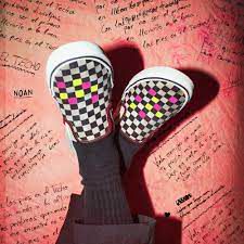 Con los pies en el techo-cover