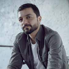 Bir Elmanın Yarısı-cover