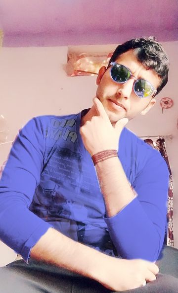 Rehne ko ghar nahi (sadak movie)