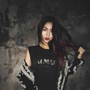 trang-trang-tran-dnh-ring-cho-anh-cover-image