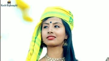 কাঙ্খে নিয়া পিতলের কলস❤️