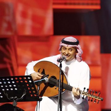 ما بين بعينك  -cover