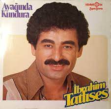 Ayağında Kundura  