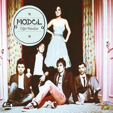 Model yalnızlık senfonisi-cover
