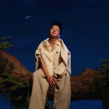 Luarbiasa-cover