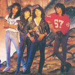 Antara Wajah-wajah Sayang