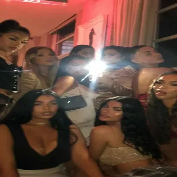 Story Com as Amiguinha-cover