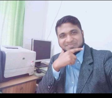 আকাশের রং বদলায় 