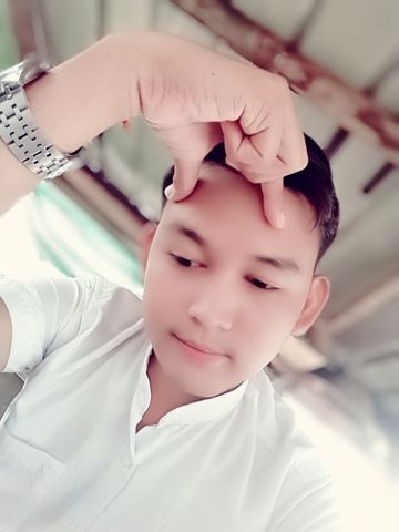 အလြမ္းမ်ားနဲ႔ခ်ာခ်ာလည္