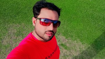 sameer-khan-kitni-chahat-chupaye-baitha-hoon-cover-image