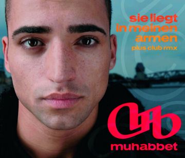 Sie liegt in meinen Armen