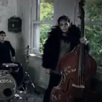 Pembe mezarlık -cover