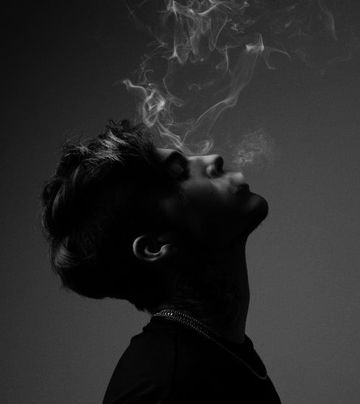 موسيقي فيولا حزينه