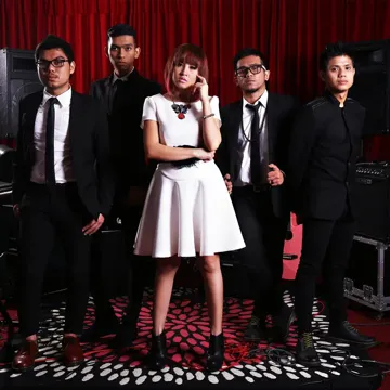 Pelarian-cover