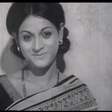 আমি যে আঁধারে বন্দিনী