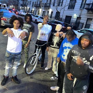 Fries Bussin (feat. Dee Play4Keeps, Aj Wvtts & White Mh)