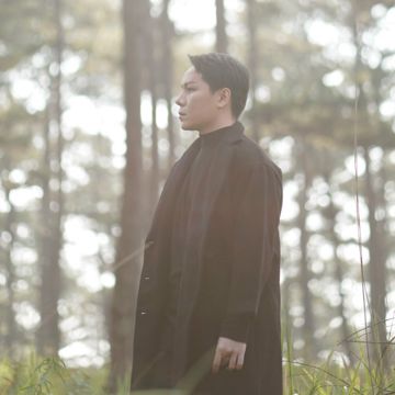 Yêu Thương Là Bão Tố