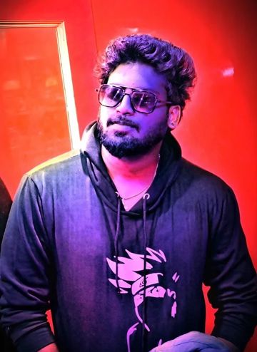 Velicham Adikkuthadi HQ-cover