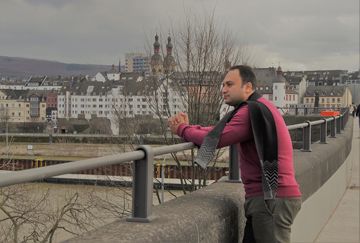 بالورقه والقلم