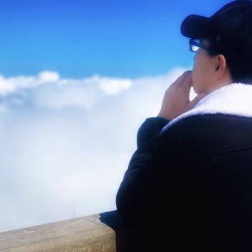 Em Có Thể Đừng Rời Xa Anh Được Không(>‿♥)