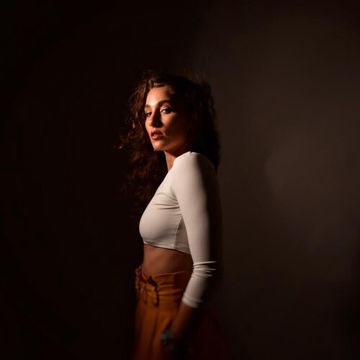 Ónira-cover