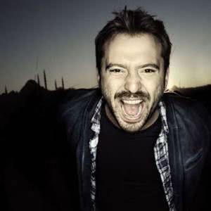 Latin Lover con Cori