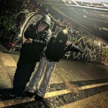 party addict-cover