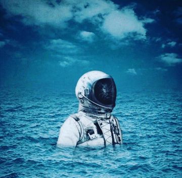 Astronaut In The Ocean-cover