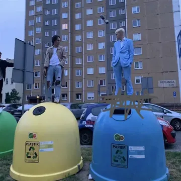coveImg