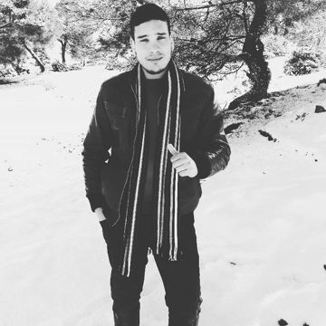 شاب حسني شا بينك وبيني