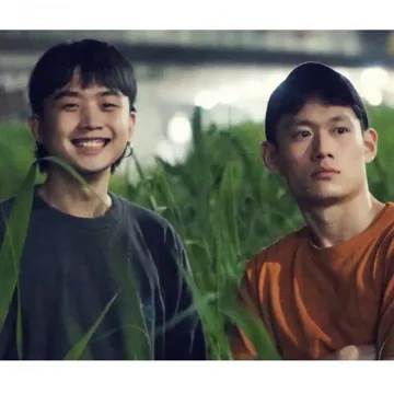 봄내음새는 타임머신-cover