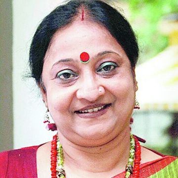 indrani-sen-tumi-robe-nirobe-cover-image