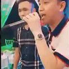 chung bàn khác hướng