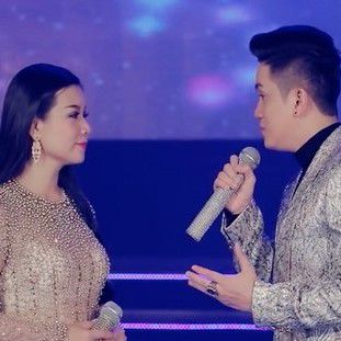 Hai Mùa Mưa-cover