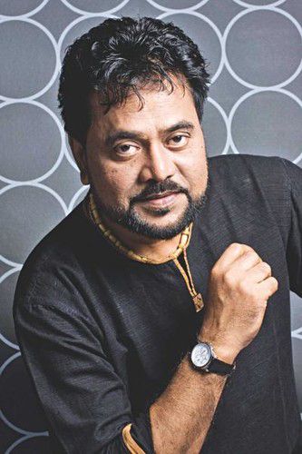 প্রেমের সমাধি ভেঙ্গে মনের শিকল ছিড়ে