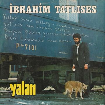 OTURUR DERDİNİ ANLATIR