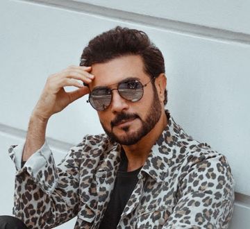 مو ضروري -cover