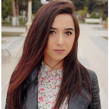 Omuzumda Aglayan Bir Sen piano
