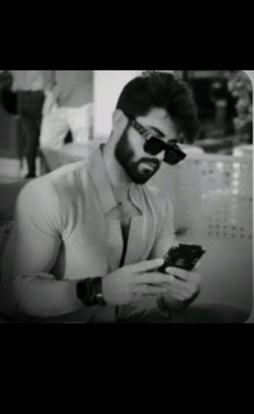 R BOSS-cover