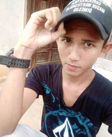 TETAP BERTAHAN COVER TIYYAN